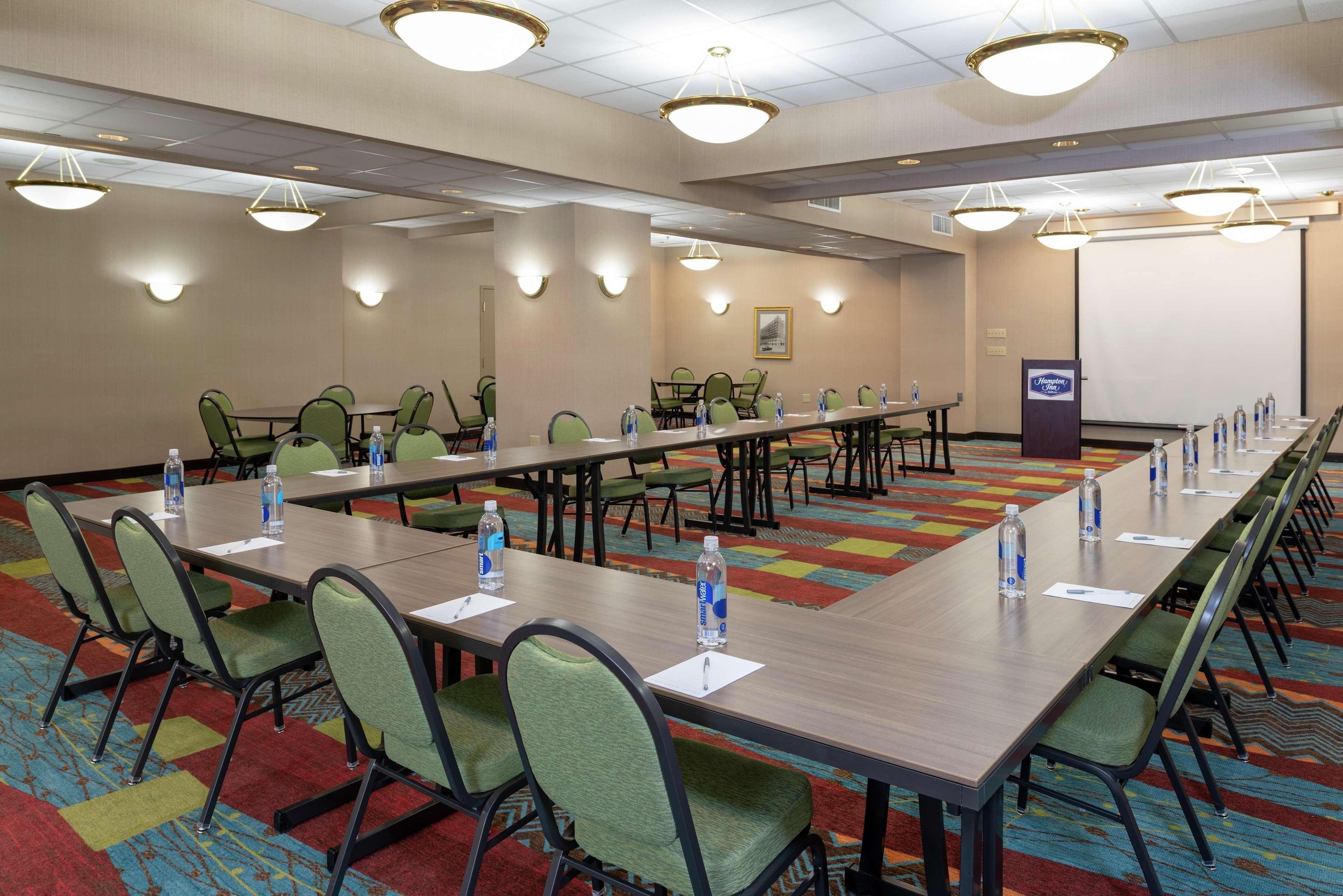 Hampton Inn Indianapolis Downtown Across From Circle Centre Perniagaan gambar