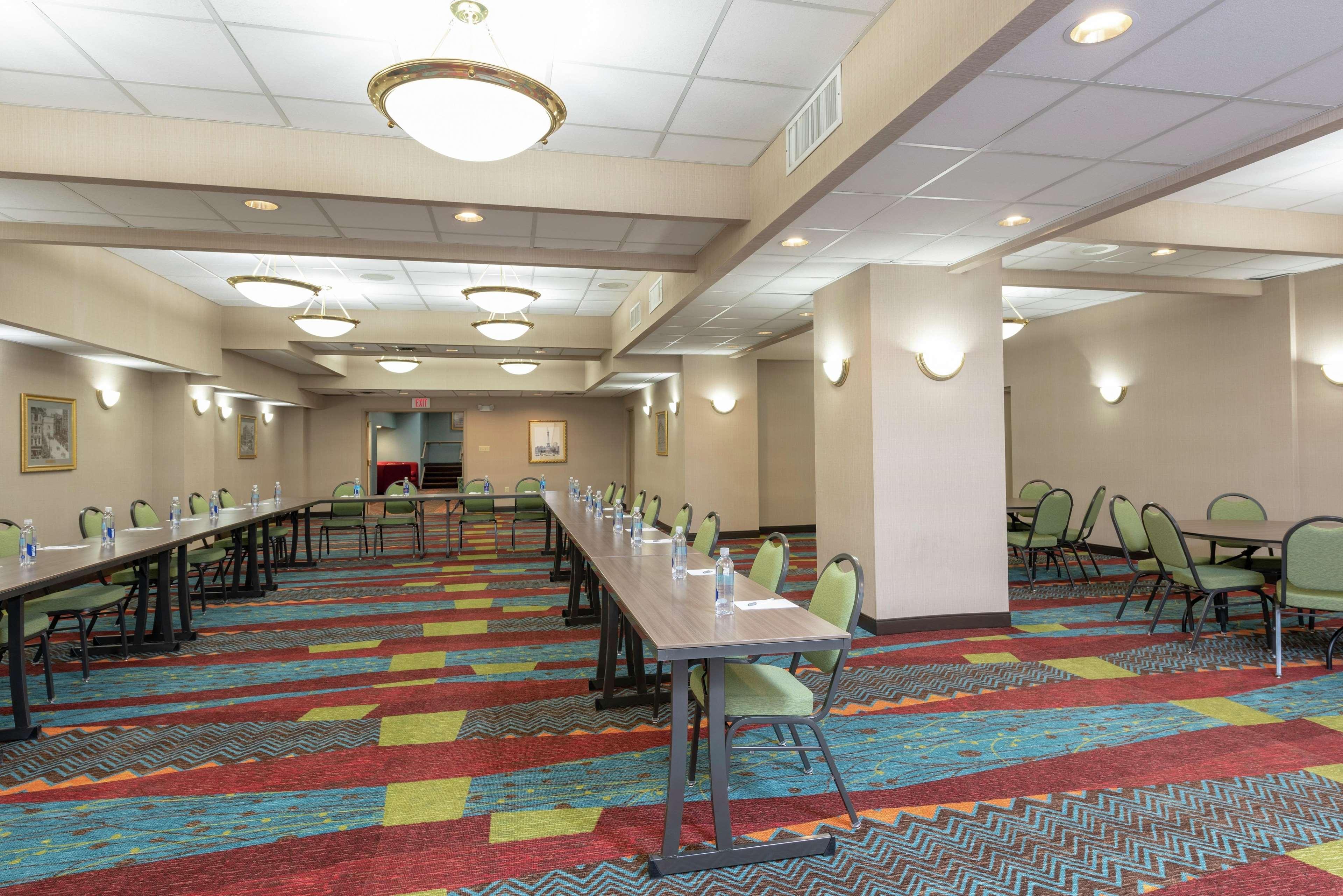 Hampton Inn Indianapolis Downtown Across From Circle Centre Perniagaan gambar